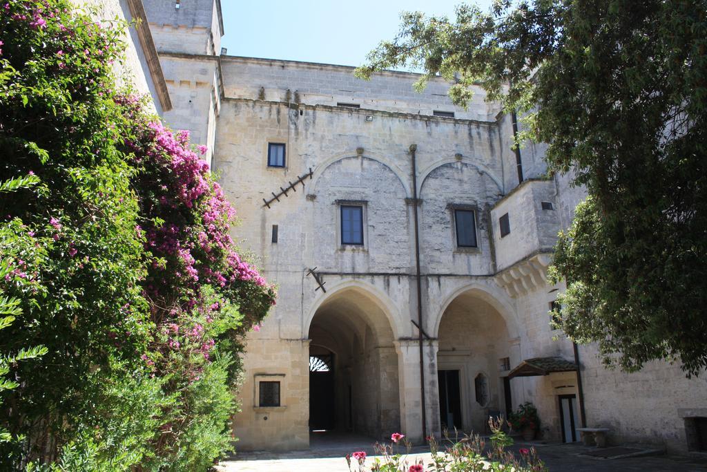 Castello Di Casamassella Bed and Breakfast Buitenkant foto