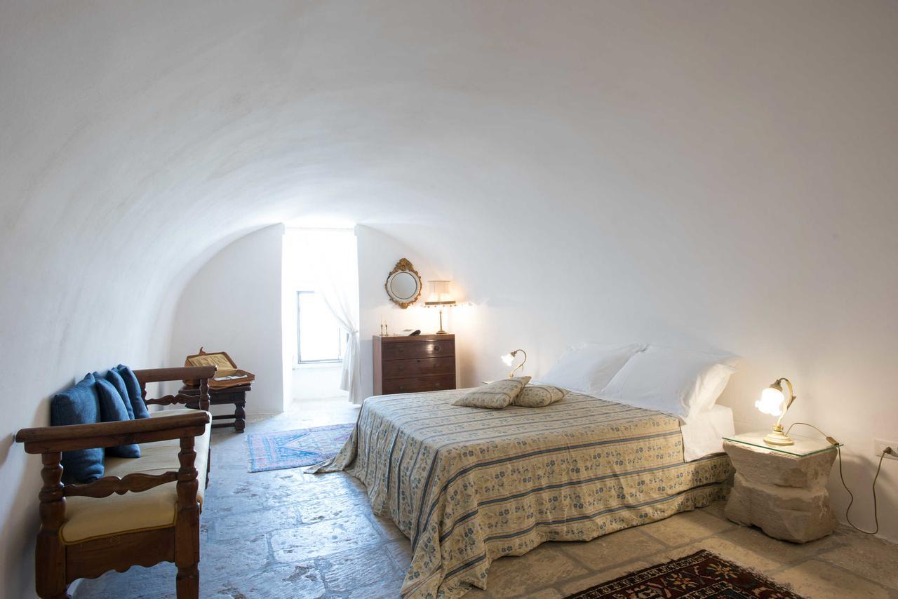 Castello Di Casamassella Bed and Breakfast Buitenkant foto