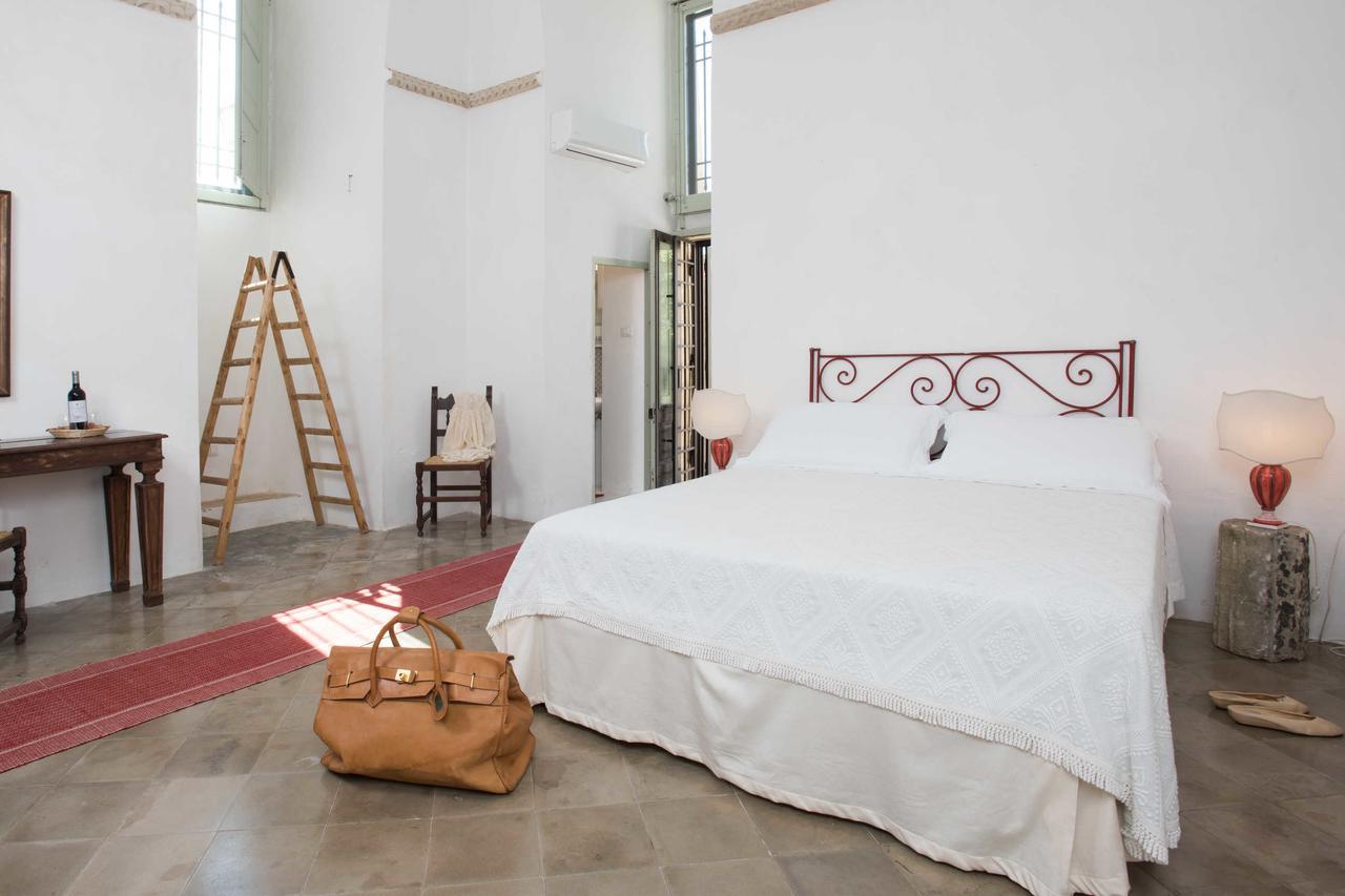 Castello Di Casamassella Bed and Breakfast Buitenkant foto