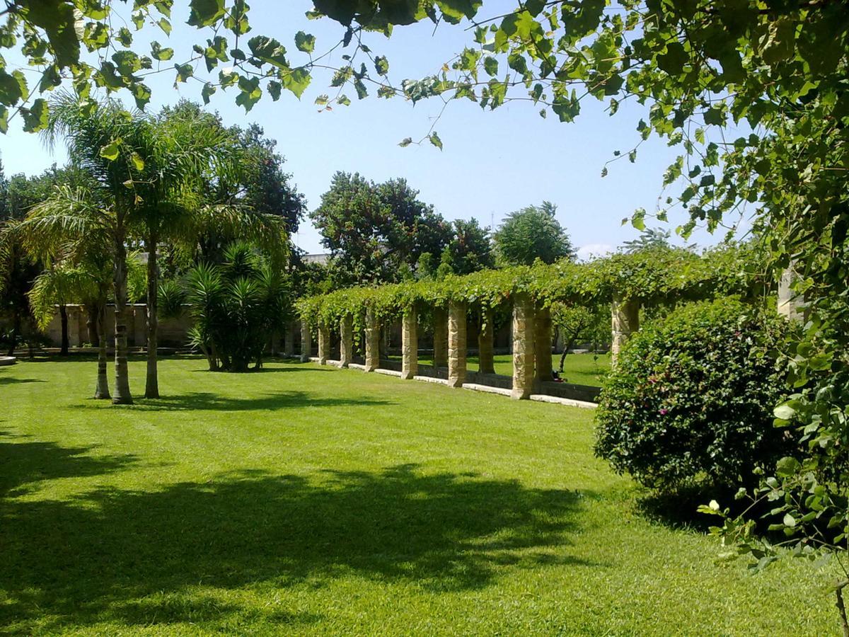 Castello Di Casamassella Bed and Breakfast Buitenkant foto