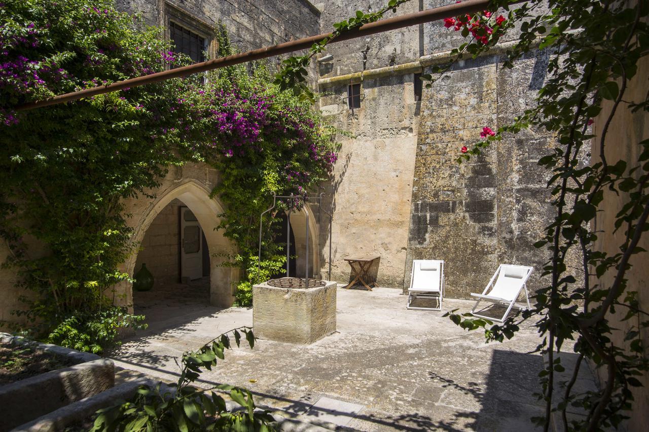 Castello Di Casamassella Bed and Breakfast Buitenkant foto